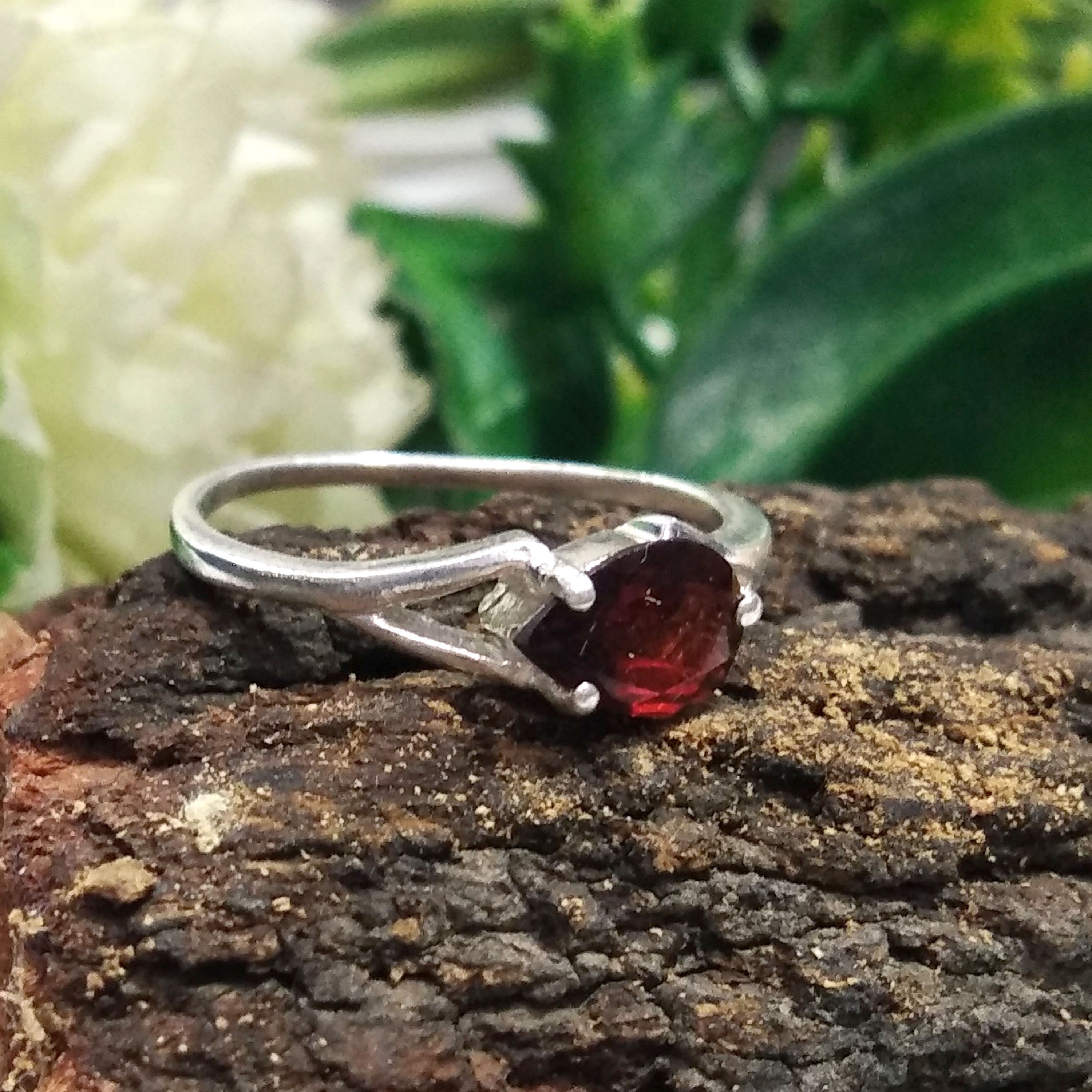 Beautiful Natural Garnet Gemstone Ring, 925 Solid Starling Silver Ring Jewelry Stone Size 7x5mm Good Red Garnet Ring Stone Gift Promise Ring
